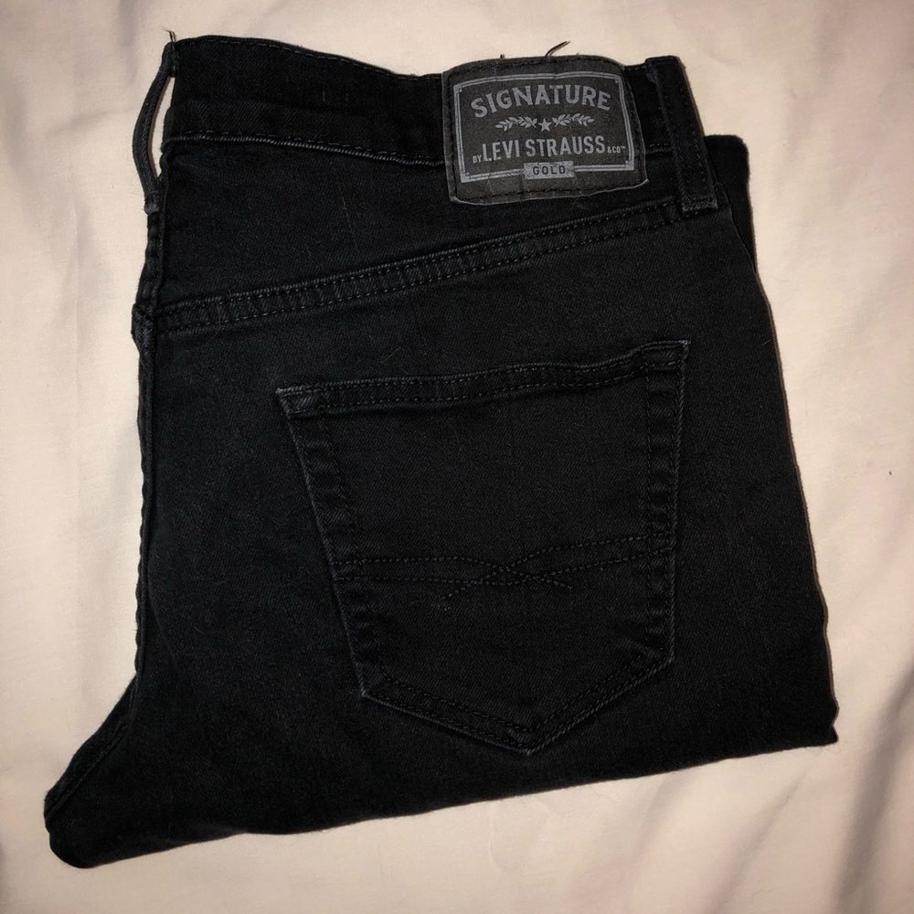Levi’s Signature Relaxed black rinse jeans
